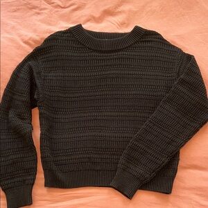 Universal Thread Black Textured Crewneck Sweater
